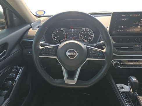 Used 2023 Nissan Altima 2.5 SL FWD image 13