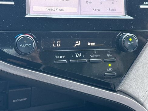 Used 2019 Toyota Camry SE w/ Convenience Package FWD image 27