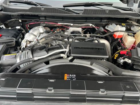 Used 2024 Chevrolet Silverado 2500 ZR2 w/ Technology Package image 46