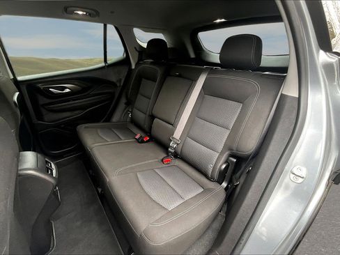 Used 2024 GMC Terrain SLE w/ Driver Convenience Package image 14