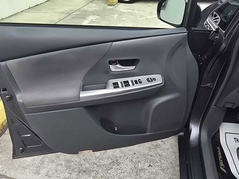 Used 2012 Toyota Prius V Five image 14