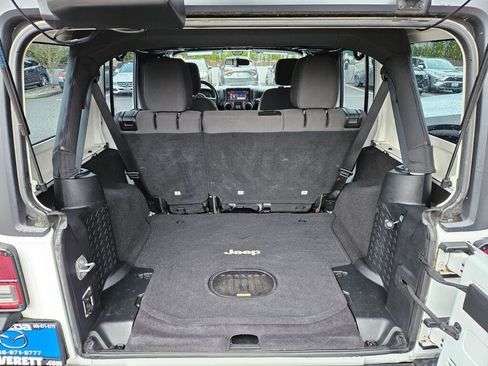 Used 2017 Jeep Wrangler Unlimited Sport w/ Max Tow Package image 10