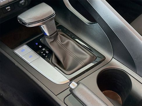 Used 2023 Hyundai Elantra SEL w/ Preferred Accessory Package image 10