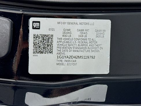 Used 2021 Chevrolet Corvette Stingray Coupe w/ Z51 Performance Package image 23