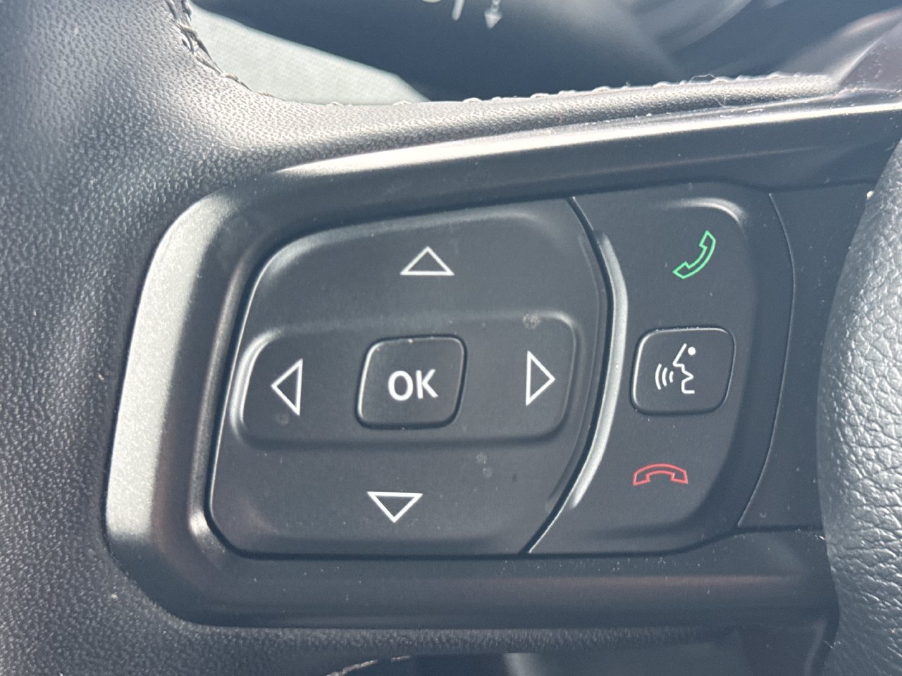 Used 2025 Jeep Wrangler Sport AWD/4WD image 25