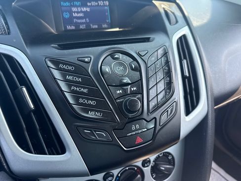 Used 2014 Ford Focus SE FWD image 23