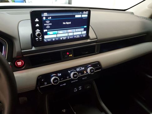 Certified 2025 Honda Pilot EX-L image 31