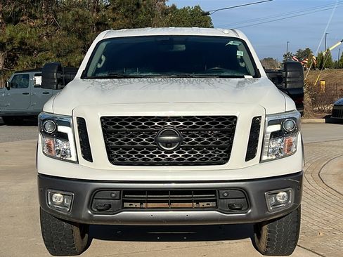 Used 2019 Nissan Titan PRO-4X w/ Pro-4x Convenience Package image 3