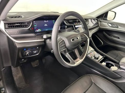 Used 2023 Jeep Grand Cherokee 4WD 4xe w/ Luxury Tech Group II image 13