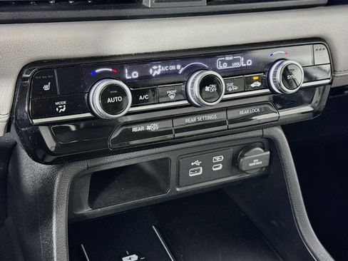 Certified 2023 Honda Pilot Touring image 16