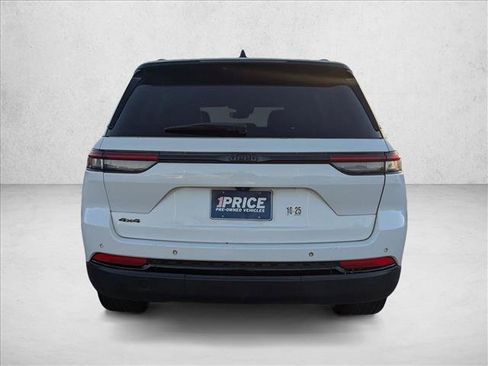 Used 2023 Jeep Grand Cherokee Altitude image 6