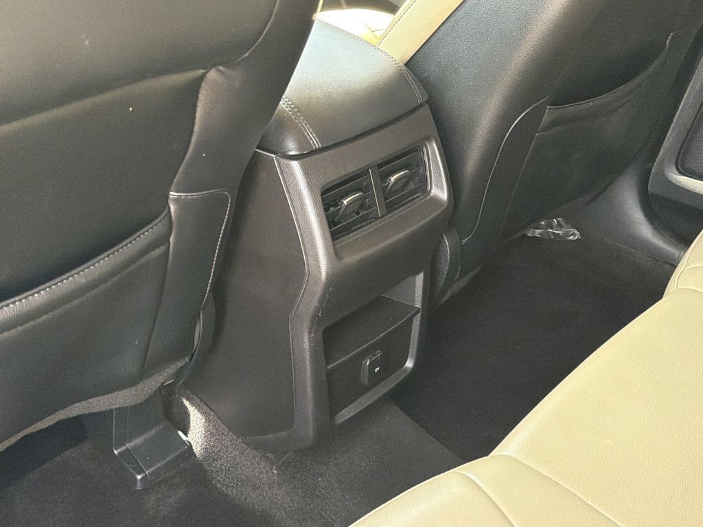 Used 2017 Ford Edge SEL w/ Equipment Group 201A FWD image 12