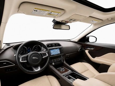 Used 2018 Jaguar F-PACE Prestige AWD/4WD image 29