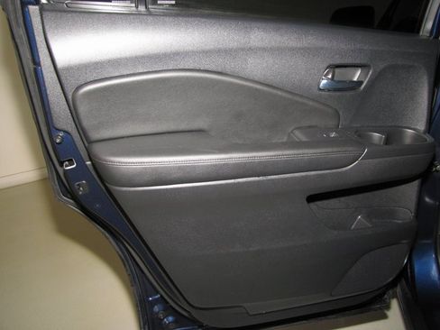 Used 2022 Honda Pilot Sport image 13