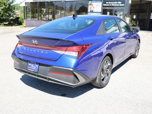 Used 2025 Hyundai Elantra Sport FWD image 7
