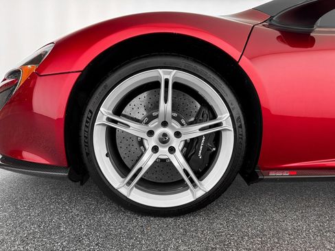 Used 2015 McLaren 650S Spider image 34