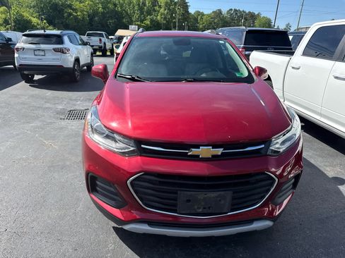 Used 2020 Chevrolet Trax LT w/ Driver Confidence Package AWD/4WD image 4