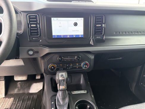 Used 2022 Ford Bronco 4-Door AWD/4WD image 18