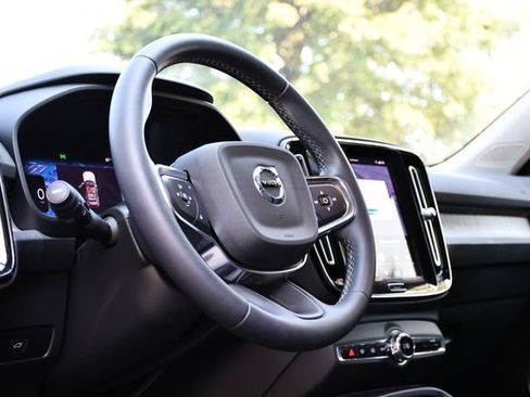 Certified 2024 Volvo XC40 B5 Core AWD/4WD image 10