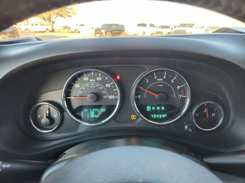 Used 2018 Jeep Wrangler Sport w/ Connectivity Group image 13