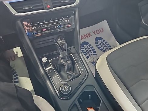 Used 2025 Volkswagen Taos SE image 30