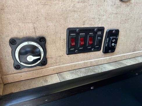Used 2015 Ford E-450 and Econoline 450 Super Duty w/ Motorhome Prep Package RWD image 75
