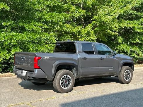 Used 2024 Toyota Tacoma TRD Off-Road AWD/4WD image 5