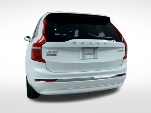Certified 2024 Volvo XC90 B6 Plus image 23
