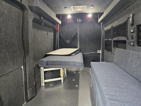 Used 2022 Ford Transit 250 148 High Roof AWD image 17
