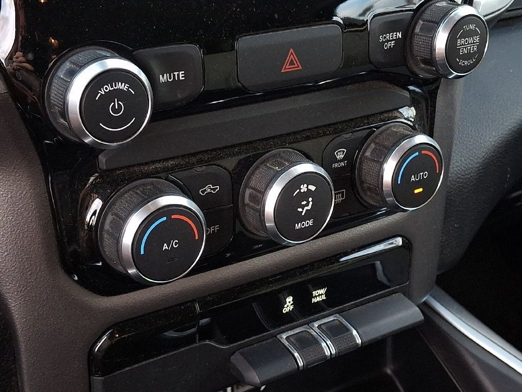 Used 2020 RAM 1500 Big Horn AWD/4WD image 14