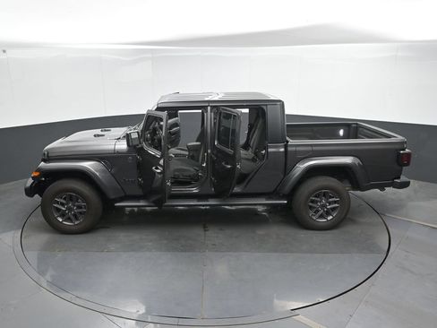 Used 2025 Jeep Gladiator Sport AWD/4WD image 49