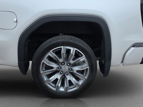Used 2024 GMC Sierra 1500 Denali image 5