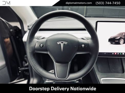 Used 2023 Tesla Model Y Long Range AWD/4WD image 30