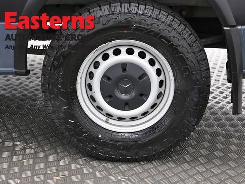 Used 2018 Mercedes-Benz Sprinter 144 Cargo image 30