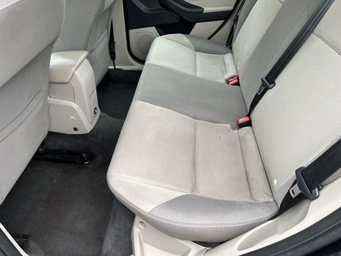 Used 2013 Ford Focus SE FWD image 10