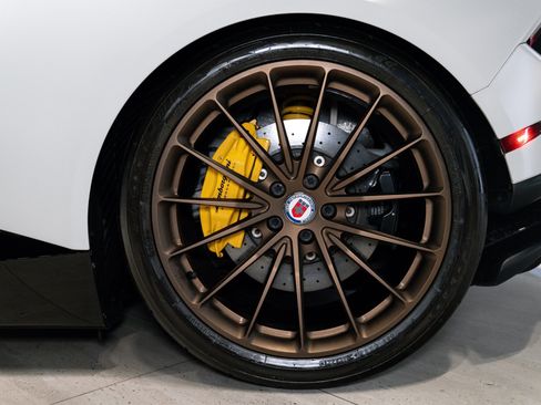 Used 2018 Lamborghini Huracan Performante AWD/4WD image 10