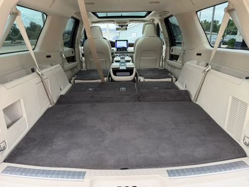 Used 2018 Lincoln Navigator L Reserve w/ Technology Package AWD/4WD image 43