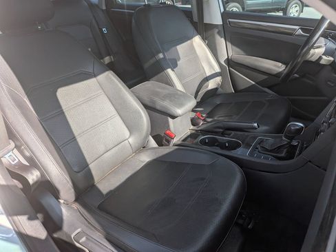 Used 2017 Volkswagen Passat 1.8T SE FWD image 27