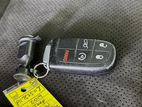 Used 2019 Jeep Grand Cherokee Altitude RWD image 21