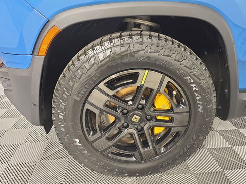 Used 2022 Rivian R1T Adventure image 9