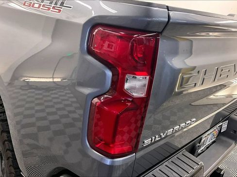 Used 2022 Chevrolet Silverado 1500 LT Trail Boss w/ Convenience Package II AWD/4WD image 27