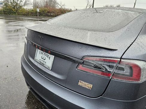 Used 2021 Tesla Model S Plaid image 17