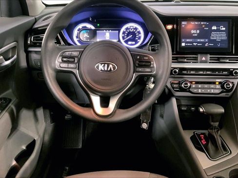 Used 2020 Kia Niro LX image 5