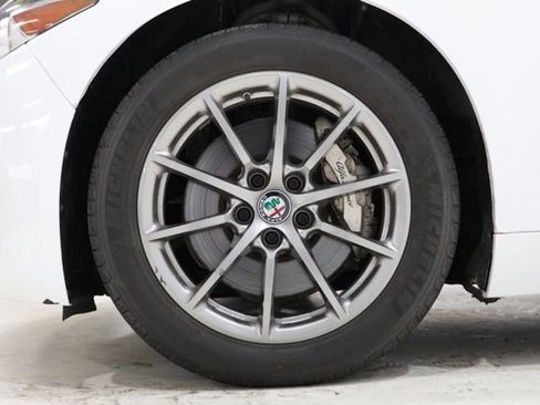 Used 2019 Alfa Romeo Giulia AWD w/ Cold Weather Package image 9