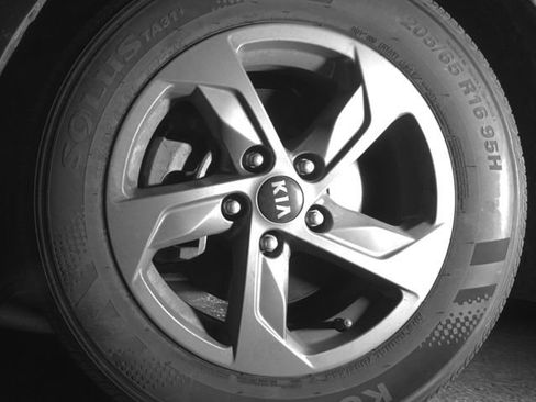 Used 2021 Kia K5 LXS image 25