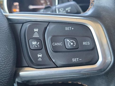 Used 2021 Jeep Wrangler Unlimited Sahara AWD/4WD image 20