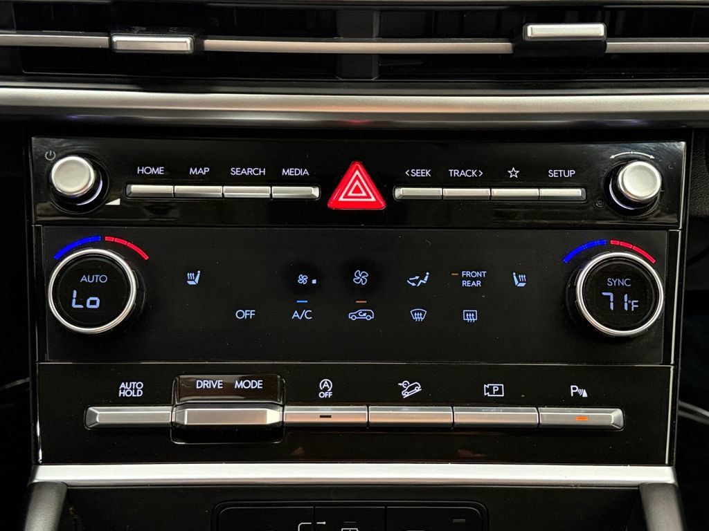 Used 2024 Hyundai Santa Fe SEL FWD image 33