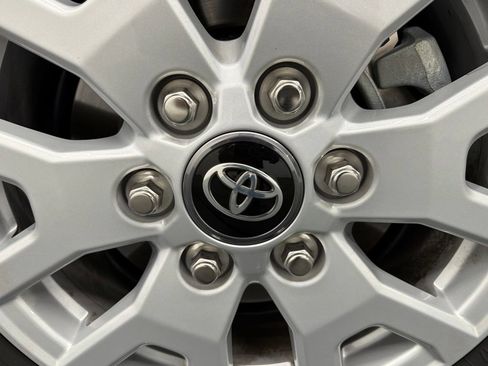 Certified 2026 Toyota Tacoma SR5 AWD/4WD image 17