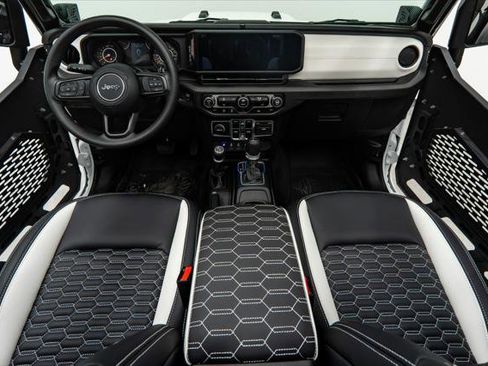 Used 2026 Jeep Wrangler Unlimited Sport image 2