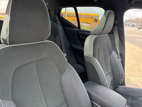 Certified 2023 Volvo XC40 B5 Plus w/ Climate Package image 38